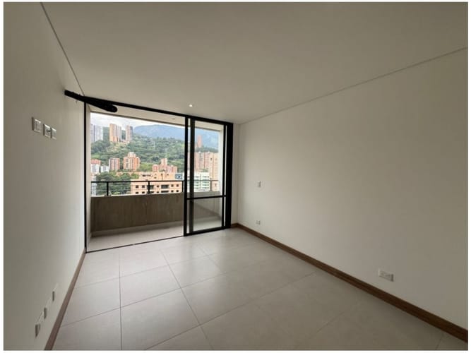 Apartamento de 2 alcobas en venta en El Poblado, Medellín, 94 m² · foto 22 de 23
