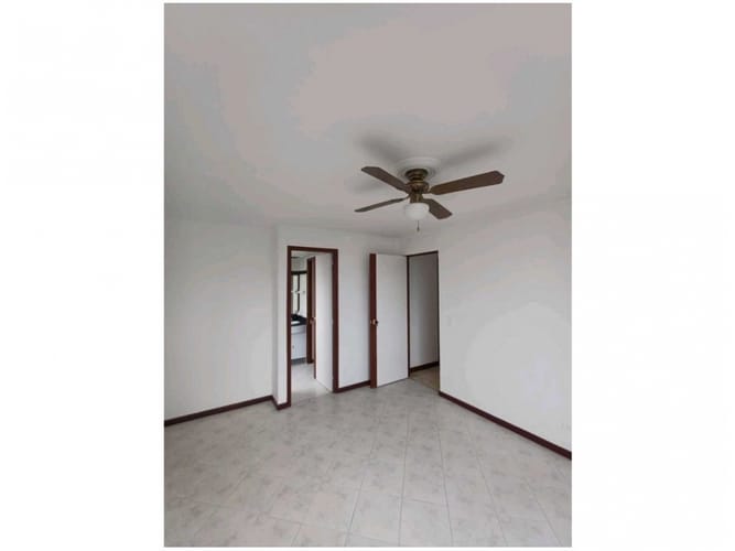 Apartamento de 2 alcobas en venta en El Poblado, Medellín, 82 m² · foto 10 de 13