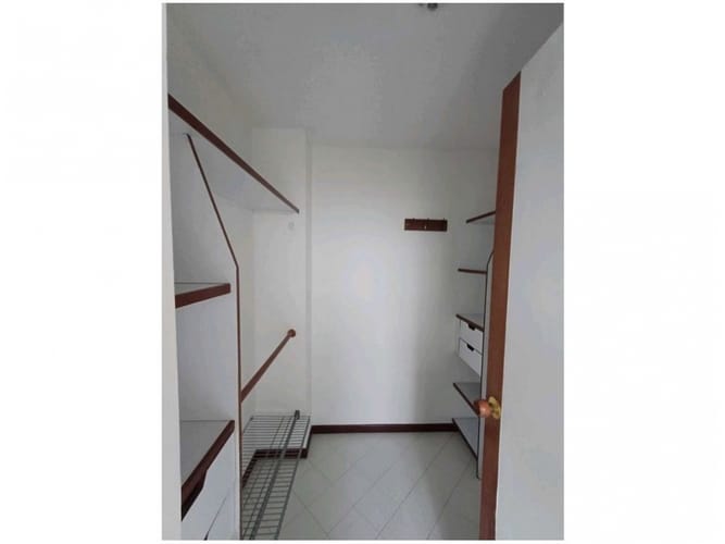 Apartamento de 2 alcobas en venta en El Poblado, Medellín, 82 m² · foto 11 de 13