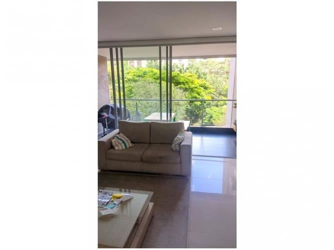 Apartamento de 3 alcobas en venta en El Poblado, Medellín, 151 m² · foto 4 de 24