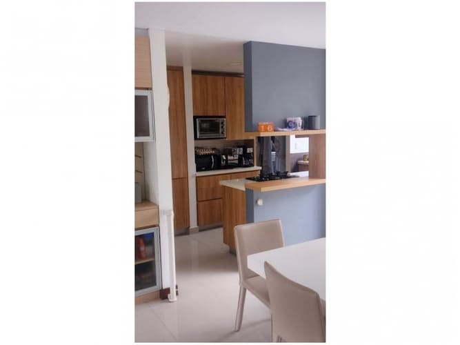 Apartamento de 3 alcobas en venta en El Poblado, Medellín, 151 m² · foto 7 de 24