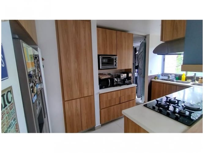 Apartamento de 3 alcobas en venta en El Poblado, Medellín, 151 m² · foto 8 de 24