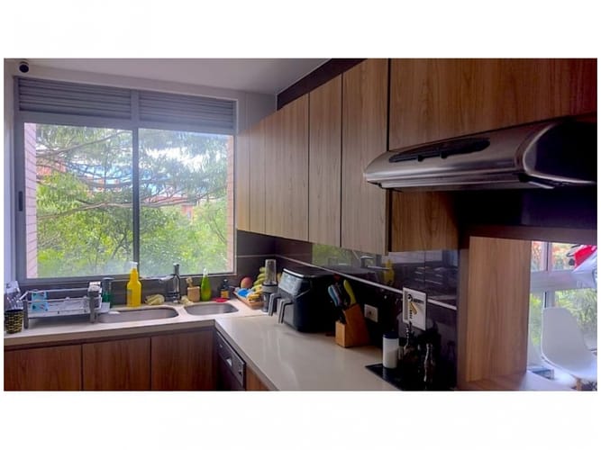 Apartamento de 3 alcobas en venta en El Poblado, Medellín, 151 m² · foto 9 de 24