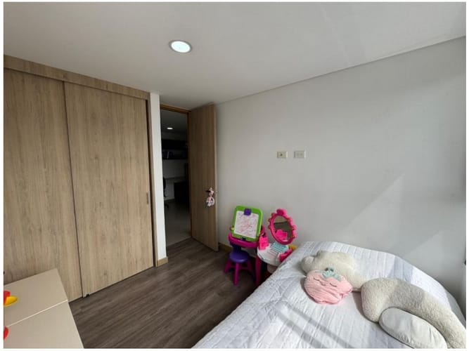 Apartamento de 3 alcobas en venta en El Poblado, Medellín, 88 m² · foto 12 de 24