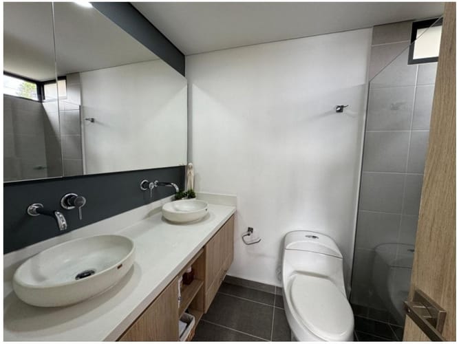 Apartamento de 3 alcobas en venta en El Poblado, Medellín, 88 m² · foto 19 de 24