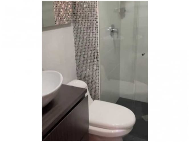 Apartamento de 3 alcobas en venta en Laureles, Medellín, 81 m² · foto 18 de 24