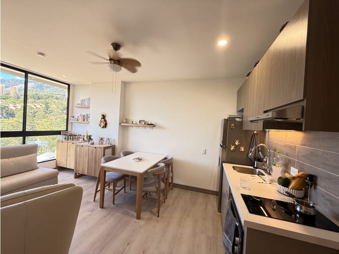 Apartamento de 1 alcoba en venta en El Poblado, Medellín, 52 m² · foto 4 de 6