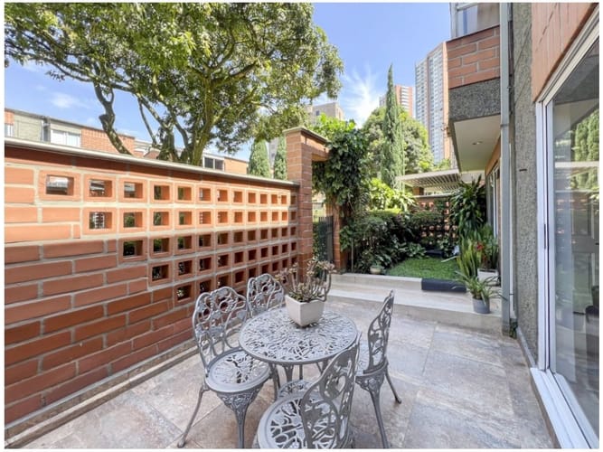 Casa de 4 alcobas en venta en El Poblado, Medellín, 200 m² · foto 5 de 24