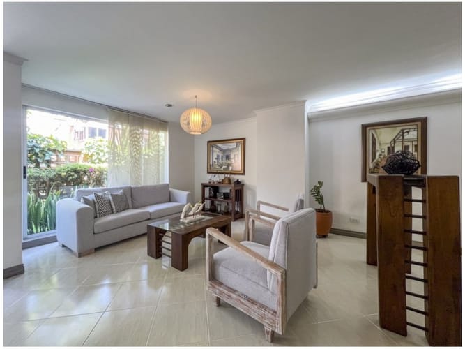Casa de 4 alcobas en venta en El Poblado, Medellín, 200 m² · foto 9 de 24