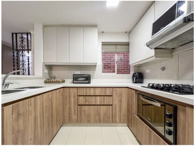 Casa de 4 alcobas en venta en El Poblado, Medellín, 200 m² · foto 13 de 24