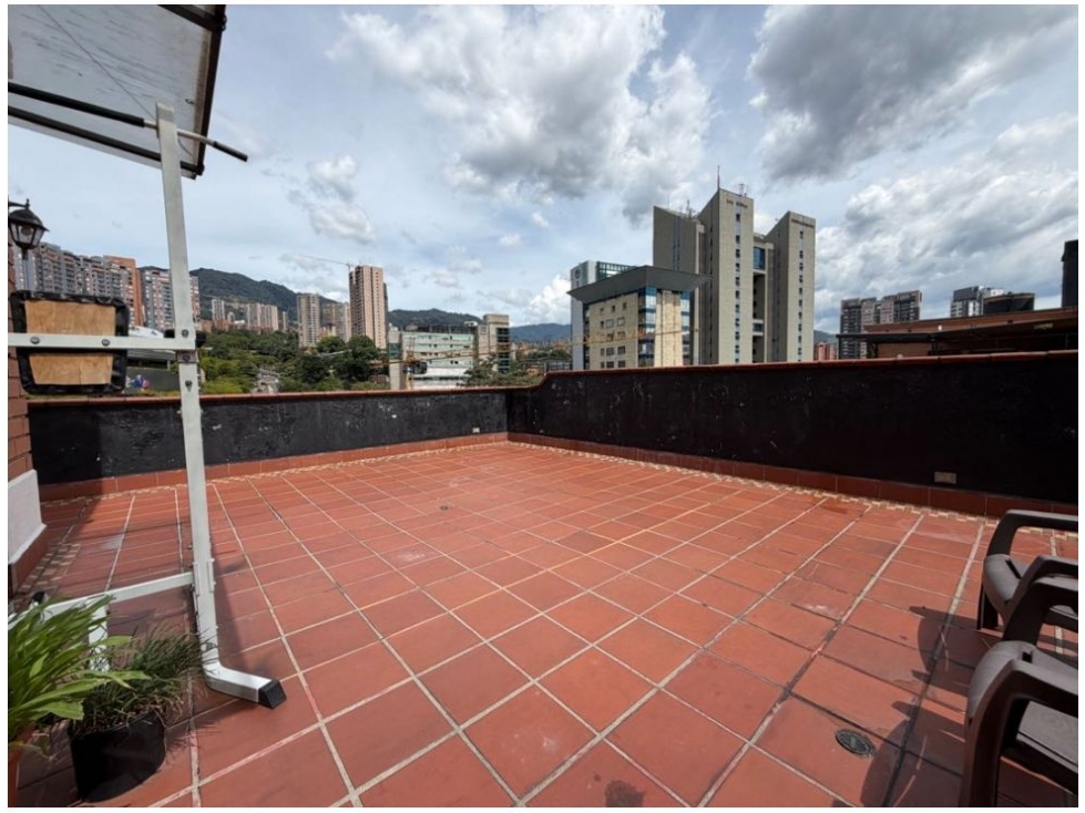 Apartamento en venta en El Poblado, Medellín · foto 2 de 17