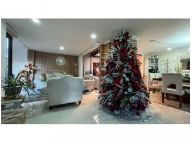 Casa de 3 alcobas en venta en Loma Del Escobero, Envigado, 180 m² · foto 4 de 24