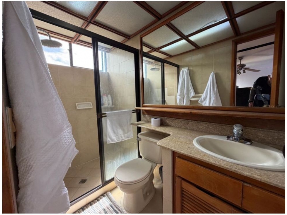 Apartamento en venta en El Poblado, Medellín · foto 10 de 17