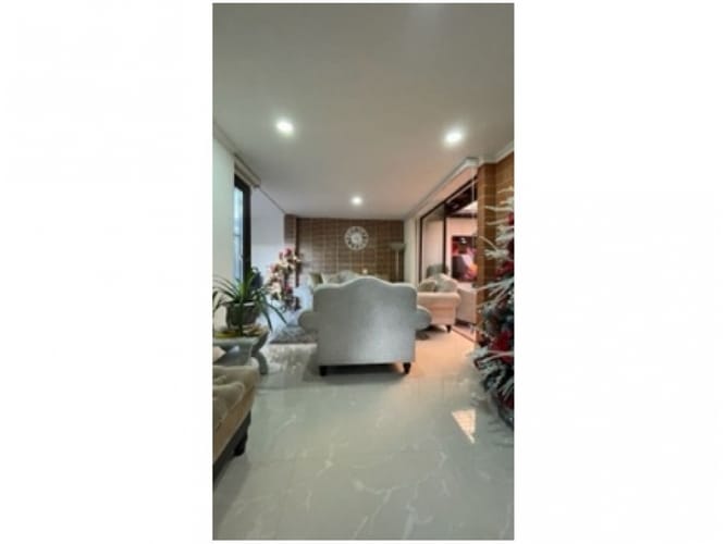 Casa de 3 alcobas en venta en Loma Del Escobero, Envigado, 180 m² · foto 10 de 24