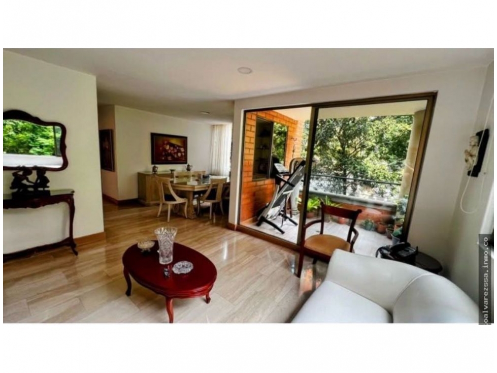 Apartamento en venta en El Poblado, Medellín · foto 2 de 11
