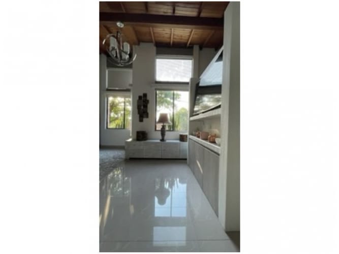 Casa de 3 alcobas en venta en Loma Del Escobero, Envigado, 180 m² · foto 16 de 24