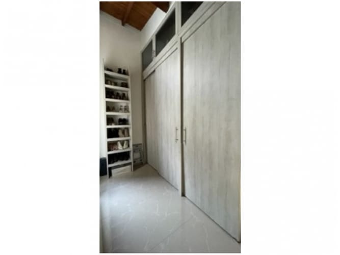 Casa de 3 alcobas en venta en Loma Del Escobero, Envigado, 180 m² · foto 17 de 24