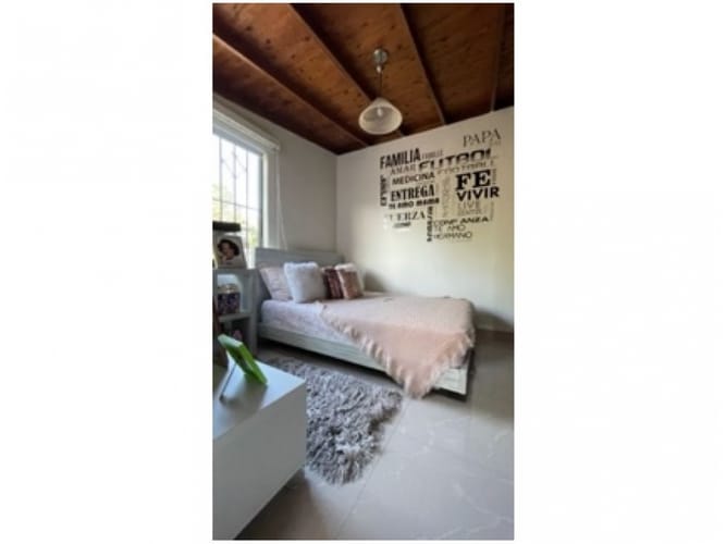 Casa de 3 alcobas en venta en Loma Del Escobero, Envigado, 180 m² · foto 22 de 24