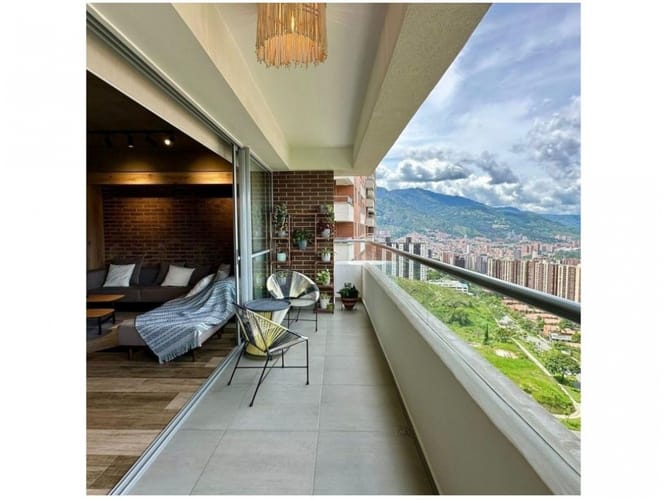 Apartamento de 3 alcobas en venta en Cabañas, Bello, 126 m² · foto 2 de 11