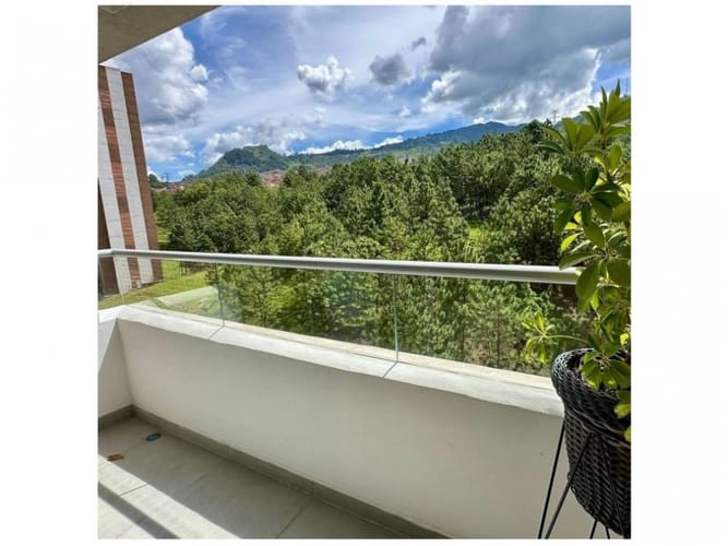 Apartamento de 3 alcobas en venta en Cabañas, Bello, 126 m² · foto 3 de 11