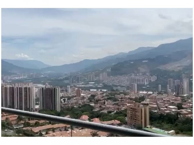 Apartamento de 3 alcobas en venta en Cabañas, Bello, 126 m² · foto 5 de 11