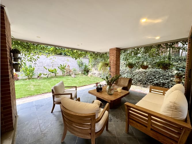 Casa de 3 alcobas en venta en El Poblado, Medellín, 406 m² · foto 4 de 6