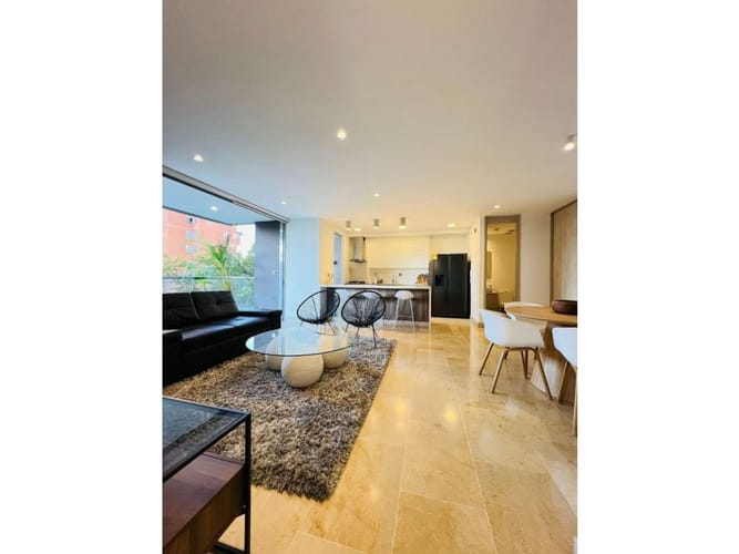Apartamento de 3 alcobas en venta en El Poblado, Medellín, 145 m² · foto 2 de 5