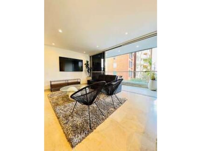 Apartamento de 3 alcobas en venta en El Poblado, Medellín, 145 m² · foto 3 de 5