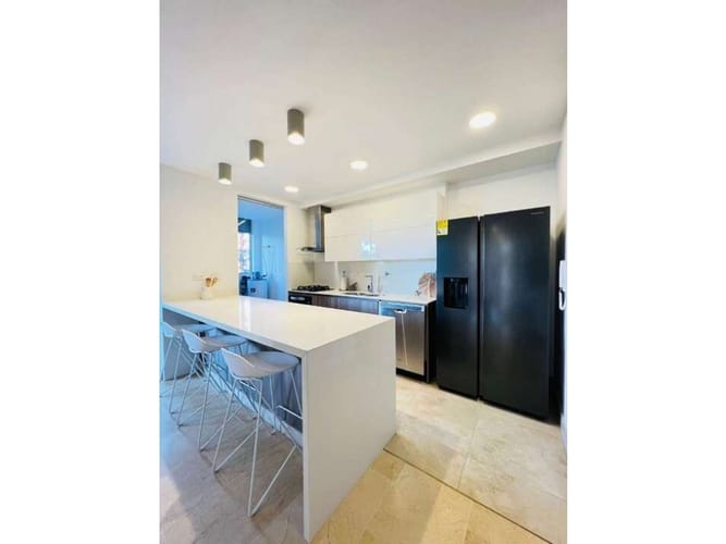 Apartamento de 3 alcobas en venta en El Poblado, Medellín, 145 m² · foto 4 de 5