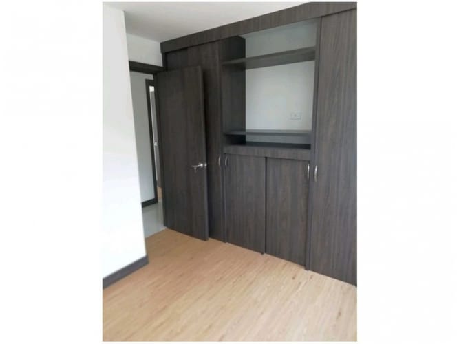 Apartamento de 3 alcobas en venta en Santa Elena, Medellín, 86 m² · foto 5 de 8