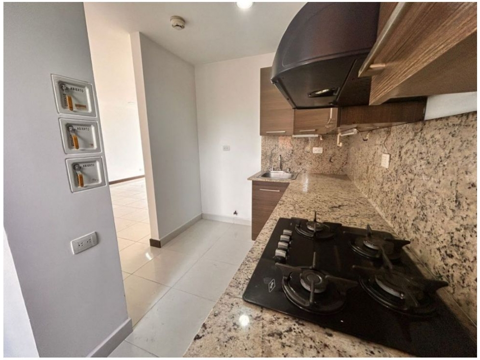 Apartamento en venta en Loma Del Esmeraldal, Envigado · foto 2 de 16