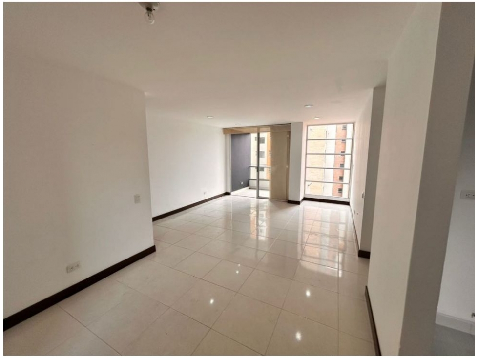 Apartamento en venta en Loma Del Esmeraldal, Envigado · foto 6 de 16