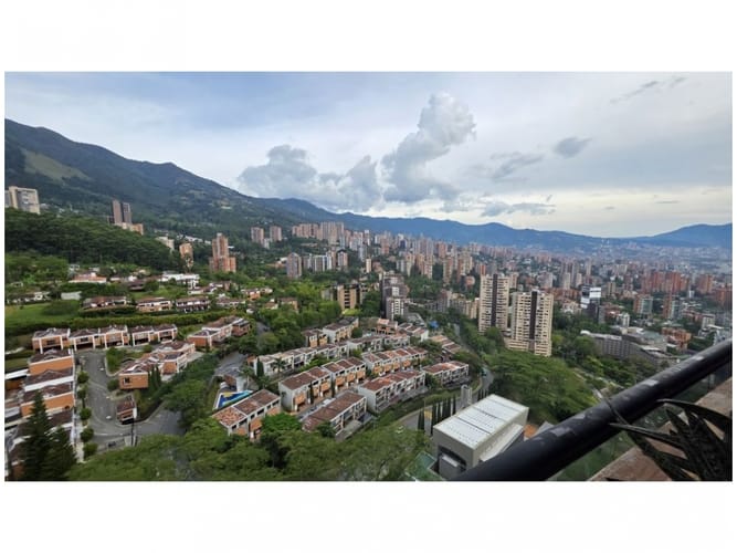 Apartamento de 3 alcobas en venta en Altos Del Poblado, Medellín, 122 m² · foto 4 de 20