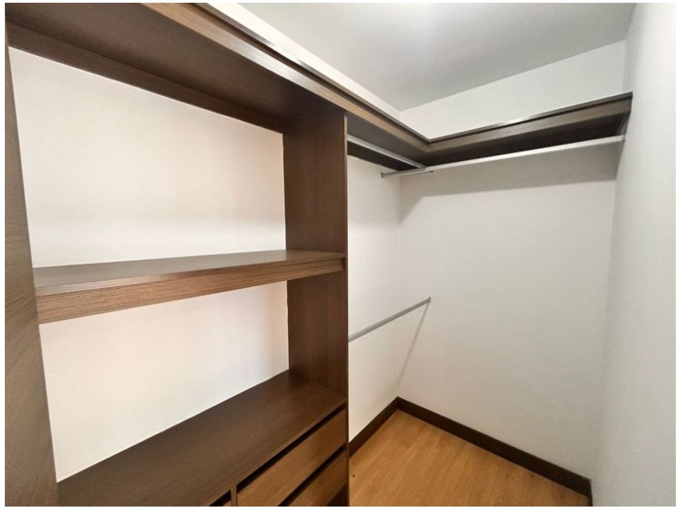 Apartamento en venta en Loma Del Esmeraldal, Envigado · foto 11 de 16