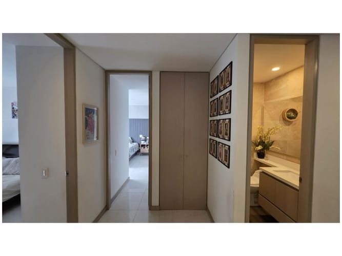 Apartamento de 3 alcobas en venta en Altos Del Poblado, Medellín, 122 m² · foto 8 de 20
