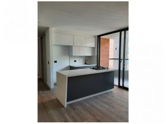 Apartamento de 2 alcobas en venta en Camino Verde, Envigado, 86 m² · foto 2 de 11