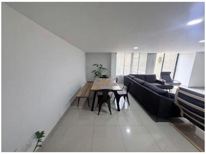 Apartamento de 3 alcobas en venta en Las Lomas, Medellín, 228 m² · foto 3 de 17