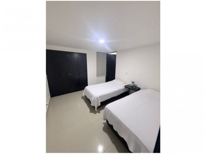 Apartamento de 3 alcobas en venta en Las Lomas, Medellín, 228 m² · foto 4 de 17
