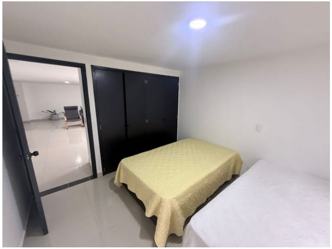 Apartamento de 3 alcobas en venta en Las Lomas, Medellín, 228 m² · foto 5 de 17