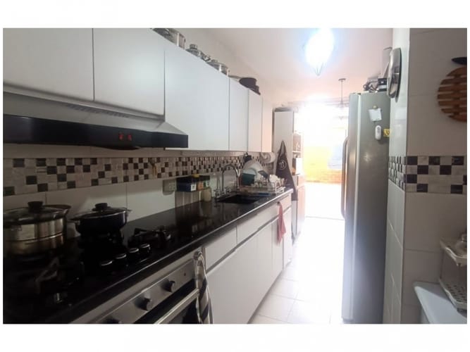 Apartamento de 3 alcobas en venta en Castropol, Medellín, 319 m² · foto 12 de 24