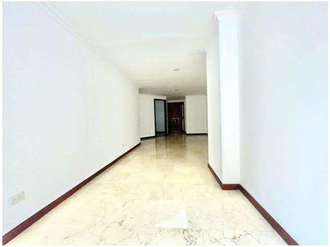 Apartamento de 2 alcobas en venta en El Poblado, Medellín, 128 m² · foto 1 de 12