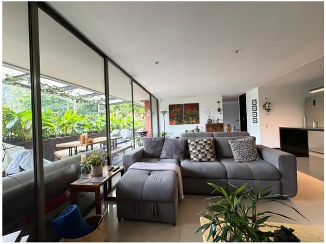 Apartamento de 2 alcobas en venta en El Poblado, Medellín, 150 m² · foto 8 de 24