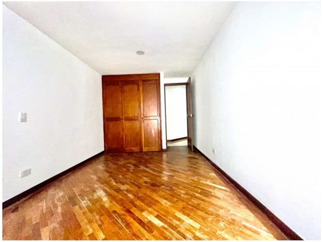 Apartamento de 2 alcobas en venta en El Poblado, Medellín, 128 m² · foto 4 de 12