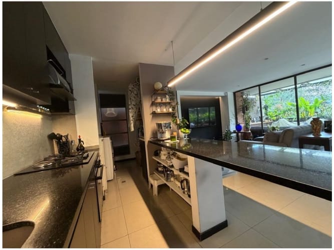 Apartamento de 2 alcobas en venta en El Poblado, Medellín, 150 m² · foto 10 de 24