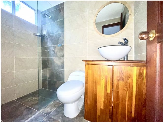 Apartamento de 2 alcobas en venta en El Poblado, Medellín, 128 m² · foto 8 de 12