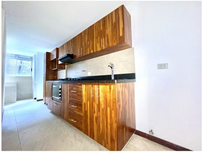 Apartamento de 2 alcobas en venta en El Poblado, Medellín, 128 m² · foto 10 de 12