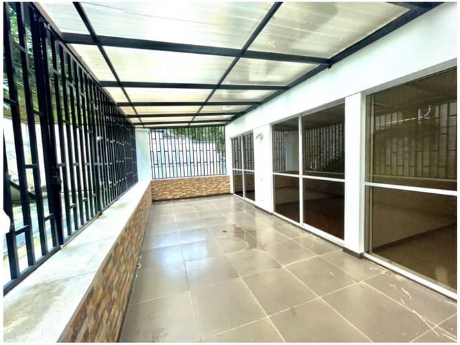 Apartamento de 2 alcobas en venta en El Poblado, Medellín, 128 m² · foto 11 de 12