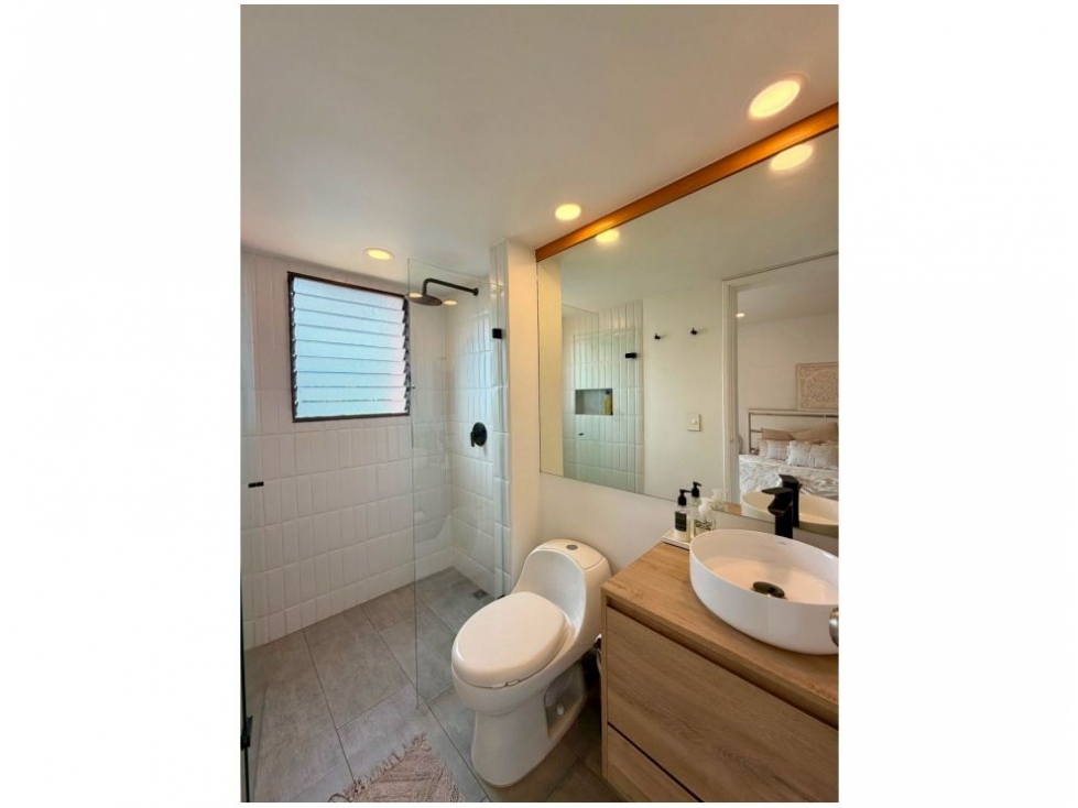 Apartamento en venta en El Poblado, Medellín · foto 6 de 24