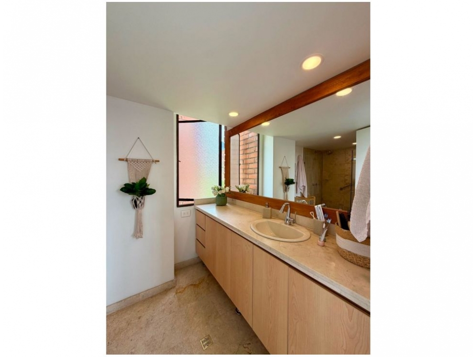 Apartamento en venta en El Poblado, Medellín · foto 12 de 24