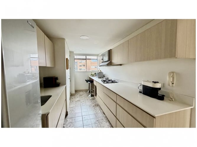Apartamento de 2 alcobas en venta en Las Lomas, Medellín, 152 m² · foto 12 de 19